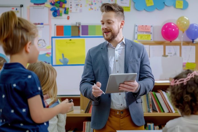 Ce calificări au educatorii și profesorii? Ce calificări au educatorii și profesorii?