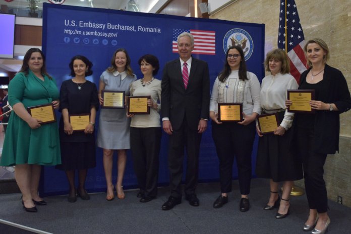 Oana Gheorghiu răspunde solicitării lui Sorin Grindeanu de a renunța la nominalizarea sa pentru poziția de vicepremier din motive legate de anumite postări Oana Gheorghiu răspunde solicitării lui Sorin Grindeanu de a renunța la nominalizarea sa pentru poziția de vicepremier din motive legate de anumite postări