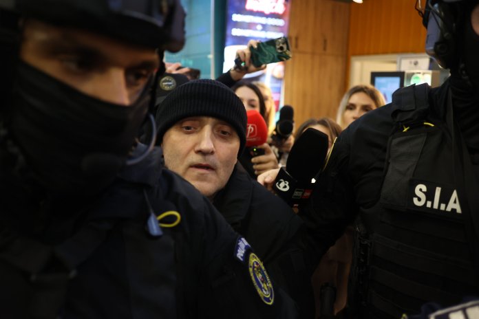 „Îl sprijin pe președintele Georgescu” „Îl sprijin pe președintele Georgescu”. Prima afirmație a lui Horațiu Potra, la revenirea în țară sub escortă