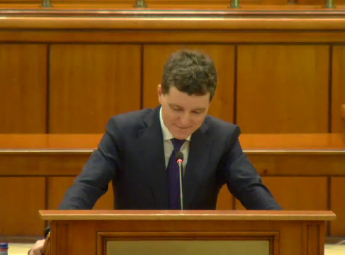 „Nu vă este jenă?”: Membrii opoziției din Parlament au întrerupt alocuțiunea președintelui Nicușor la menționarea Ucrainei „Nu vă este jenă?”: Membrii opoziției din Parlament au întrerupt alocuțiunea președintelui Nicușor la menționarea Ucrainei