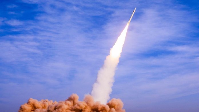 Ucraina dezvăluie ofensiva asupra Rusiei utilizând rachetele interne Flamingo Ucraina dezvăluie ofensiva asupra Rusiei utilizând rachetele interne Flamingo. În ce măsură sunt acestea asemănătoare cu Tomahawk-urile americane?