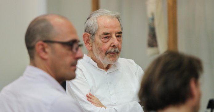 A murit fostul senator și dramaturg Radu F. Alexandru A murit fostul senator și dramaturg Radu F. Alexandru. TNB: „Cultura română suferă o pierdere deosebită”