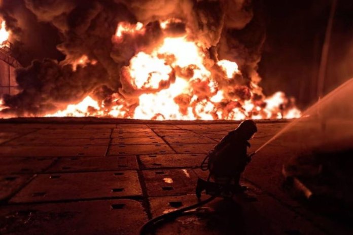 Atacuri rusești asupra terminalelor maritime ucrainene la granița cu România / Date de la radarele MApN / Alertă RO-Alert în Tulcea și Galați Atacuri rusești asupra terminalelor maritime ucrainene la granița cu România / Date de la radarele MApN / Alertă RO-Alert în Tulcea și Galați