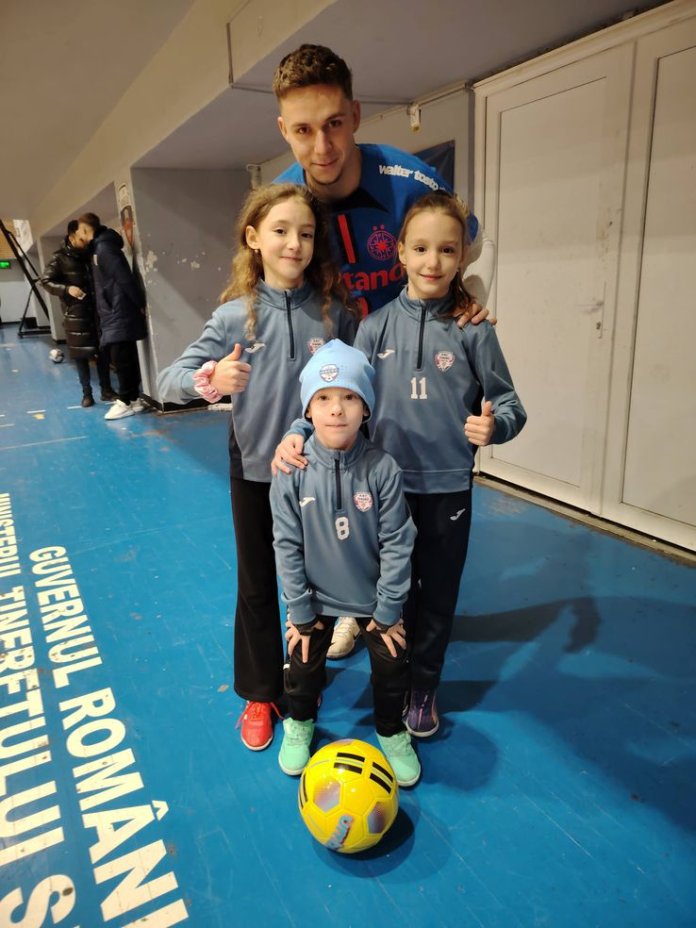 Louis Munteanu, prima reacție după ce a îmbrăcat tricoul FCSB: „De aceea am realizat acest gest!” Louis Munteanu, prima reacție după ce a îmbrăcat tricoul FCSB: „De aceea am realizat acest gest!”