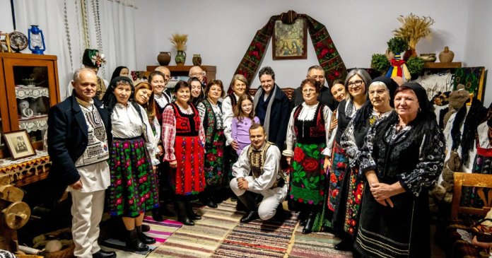 Nicușor Dan a petrecut Crăciunul în localitatea bunicilor săi. Răspunsul locuitorilor la sosirea președintelui. Nicușor Dan a petrecut Crăciunul în localitatea bunicilor săi. Răspunsul locuitorilor la sosirea președintelui.