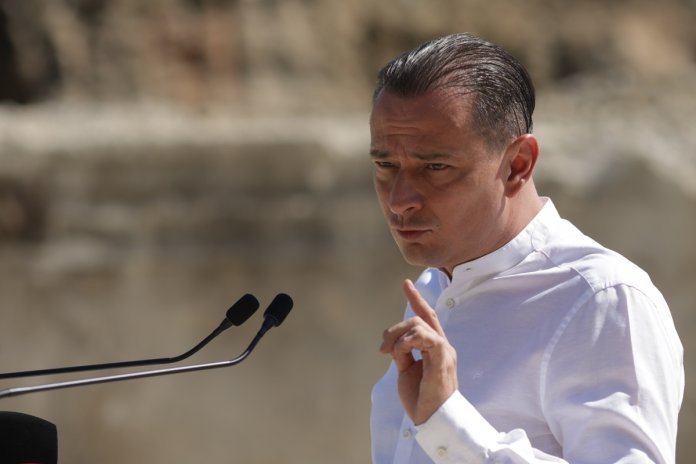 Primăria Capitalei: Un alt candidat se retrage și îi oferă sprijinul lui Daniel Băluță, urmându-i pe Makaveli și Vlad Gheorghe. Primăria Capitalei: Un alt candidat se retrage și îi oferă sprijinul lui Daniel Băluță, urmându-i pe Makaveli și Vlad Gheorghe.