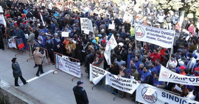 Sindicatele condamnă cu fermitate hotărârea Guvernului de a suspenda compensarea primei zile de concediu medical: O limitare a dreptului la asistență socială Sindicatele condamnă cu fermitate hotărârea Guvernului de a suspenda compensarea primei zile de concediu medical: O limitare a dreptului la asistență socială