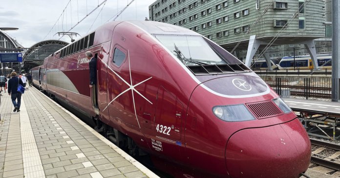 Situație critică în tunelul de sub Canalul Mânecii. Toate trenurile Eurostar și-au oprit activitatea. Situație critică în tunelul de sub Canalul Mânecii. Toate trenurile Eurostar și-au oprit activitatea.