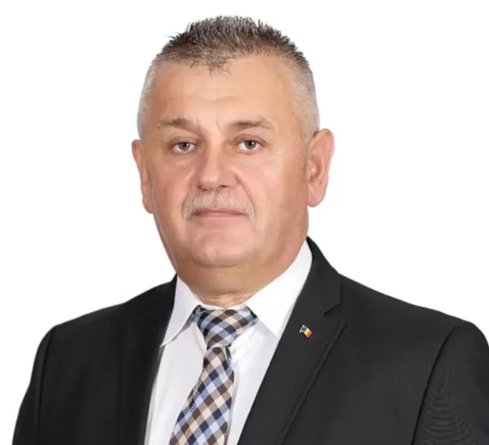 Un primar din PSD a fost reales după ce a demisionat pentru a candida din partea AUR într-o altă regiune. Un primar din PSD a fost reales după ce a demisionat pentru a candida din partea AUR într-o altă regiune.