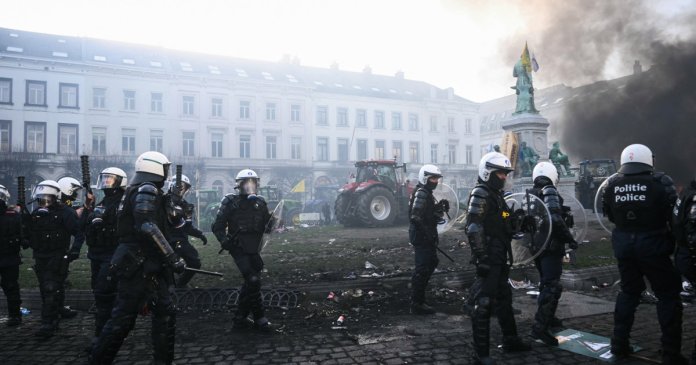 Ursula von der Leyen declară că semnarea acordului Mercosur va fi amânată până în luna ianuarie. Ursula von der Leyen declară că semnarea acordului Mercosur va fi amânată până în luna ianuarie.