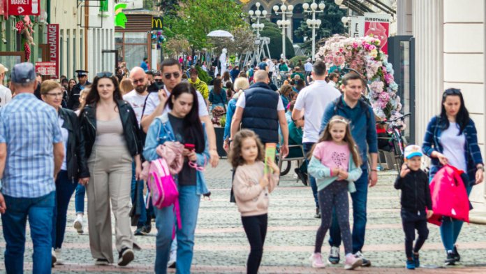 Dacia și Renault penalizate de Consiliul Concurenței pentru acorduri de tip „no-poach” Dacia și Renault penalizate de Consiliul Concurenței pentru acorduri de tip „no-poach”