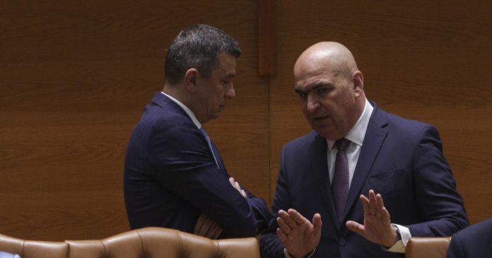 Grindeanu cheamă miniștrii PSD în urma sugestiei lui Bolojan pentru un guvern minoritar Grindeanu cheamă miniștrii PSD în urma sugestiei lui Bolojan pentru un guvern minoritar. Negocieri privind bugetul (surse)