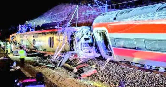 Minimum 20 de morți din cauza unui accident feroviar în sudul Spaniei; mulți răniți reținuți în trenurile rapide. Minimum 20 de morți din cauza unui accident feroviar în sudul Spaniei; mulți răniți reținuți în trenurile rapide.