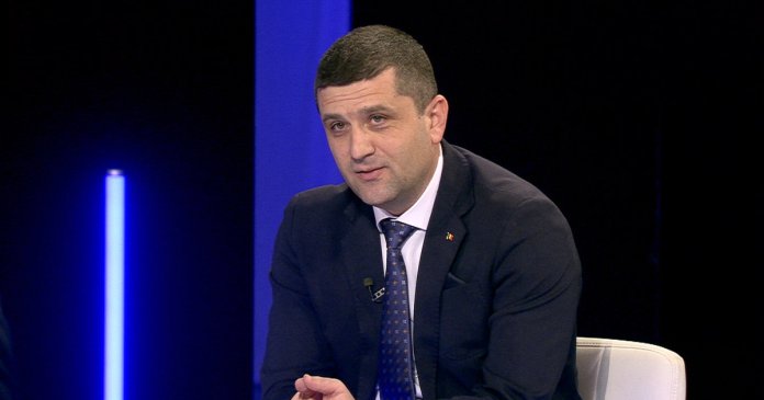 Radu Miruță oferă puncte de vedere referitoare la „patriotismul” lui Nicolae Ceaușescu Radu Miruță oferă puncte de vedere referitoare la „patriotismul” lui Nicolae Ceaușescu. Afirmație disputată a ministrului Apărării