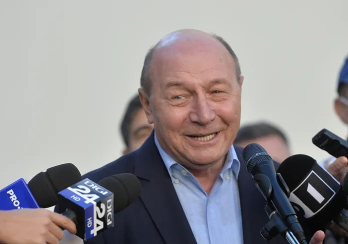 „Băsescu denunță Coaliția după proclamarea recesiunii tehnice: „Eu aș apela la Fondul Monetar Internațional” „Băsescu denunță Coaliția după proclamarea recesiunii tehnice: „Eu aș apela la Fondul Monetar Internațional”
