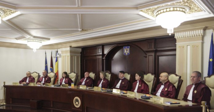 Ilie Bolojan oferă lămuriri referitoare la scrisoarea adresată CCR și un mesaj pentru Lia Savonea: „Nu este vorba despre o influență”. Ilie Bolojan oferă lămuriri referitoare la scrisoarea adresată CCR și un mesaj pentru Lia Savonea: „Nu este vorba despre o influență”.