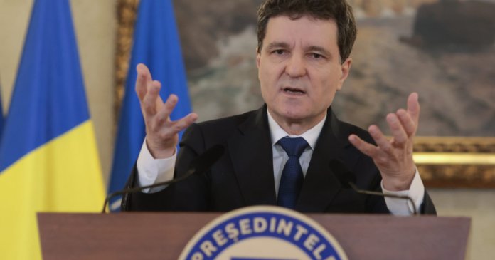 Nicușor Dan, ca răspuns la acuzațiile lui Simion referitoare la lobby-ul pentru eliminarea României din Visa Waiver: Nu a fost întâmpinat de nimeni în SUA Nicușor Dan, ca răspuns la acuzațiile lui Simion referitoare la lobby-ul pentru eliminarea României din Visa Waiver: Nu a fost întâmpinat de nimeni în SUA