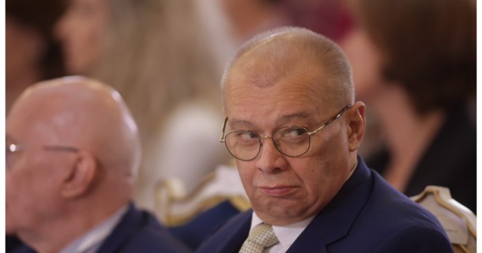 Nicușor Dan l-a demis pe Dan Mihalache din postul de ambasador al României în Cipru Nicușor Dan l-a demis pe Dan Mihalache din postul de ambasador al României în Cipru