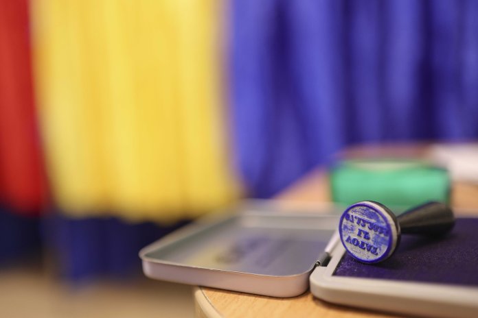 Sondaj CURS: Opiniile bucureștenilor în contextul unor alegeri locale duminica - luptă acerbă între primele patru formațiuni politice Sondaj CURS: Opiniile bucureștenilor în contextul unor alegeri locale duminica - luptă acerbă între primele patru formațiuni politice