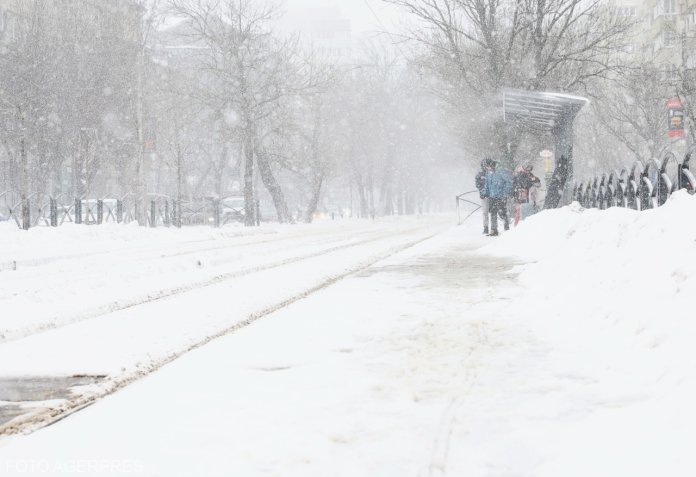 Unde va ninge puternic în următoarele ore. Comunicat urgent de la ANM / Starea circulației pe căile rutiere din România. Situația în Gara de Nord. Unde va ninge puternic în următoarele ore. Comunicat urgent de la ANM / Starea circulației pe căile rutiere din România. Situația în Gara de Nord.