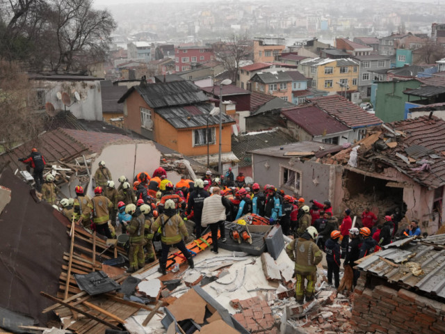 Explozie catastrofală și două imobile prăbușite, cu patru zile înainte de Turcia Explozie catastrofală și două imobile prăbușite, cu patru zile înainte de Turcia