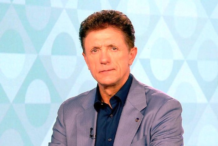 Gică Popescu contestă pe titularul naționalei României: „Am impresia că ne oferă un favor prin prezența sa” Gică Popescu contestă pe titularul naționalei României: „Am impresia că ne oferă un favor prin prezența sa”