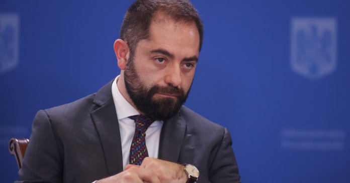 Radu Burnete: „Costul combustibilului ar putea să treacă de 10 lei”. Teorii examinate de... Radu Burnete: „Costul combustibilului ar putea să treacă de 10 lei”. Teorii examinate de...