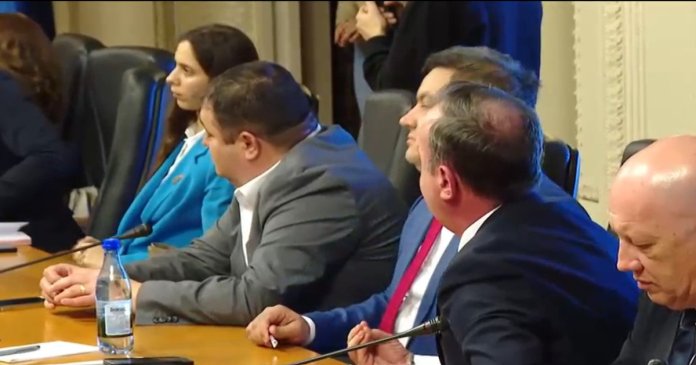 Scandal la audierile șefei diplomației, Oana Țoiu. Abatere xenofobă în cadrul comisiei parlamentare... Scandal la audierile șefei diplomației, Oana Țoiu. Abatere xenofobă în cadrul comisiei parlamentare...