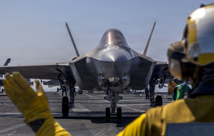 SUA își consolidează efectivele în Orientul Mijlociu. Pușcași marini și vase au fost trimise în zona de dispută. SUA își consolidează efectivele în Orientul Mijlociu. Pușcași marini și vase au fost trimise în zona de dispută.