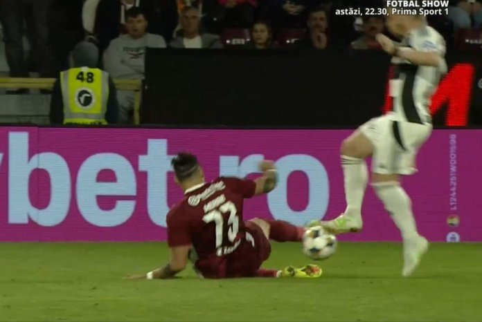 Acuzații după CFR Cluj - U Cluj: „Kovacs face investiții și VAR i-a comunicat să nu ofere!” Acuzații după CFR Cluj - U Cluj: „Kovacs face investiții și VAR i-a comunicat să nu ofere!”