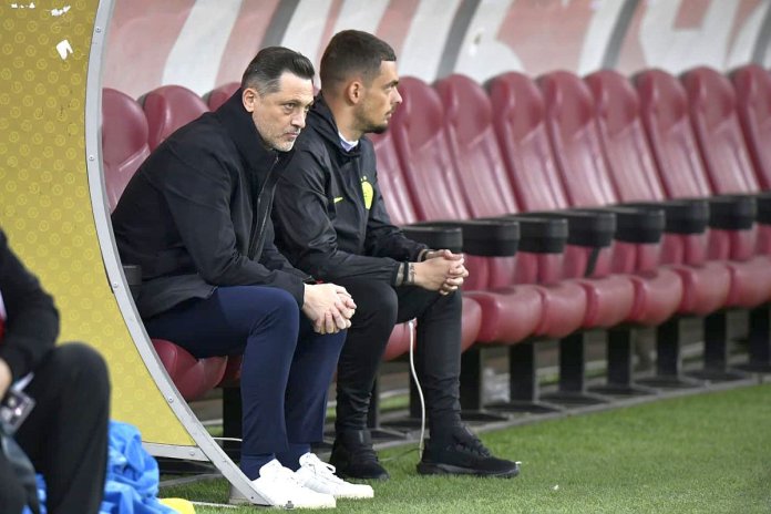 Mirel Rădoi reflectează asupra insuccesului de la Botoșani: „A fost ca și cum astăzi ne-am văzut pentru prima oară” Mirel Rădoi reflectează asupra insuccesului de la Botoșani: „A fost ca și cum astăzi ne-am văzut pentru prima oară”