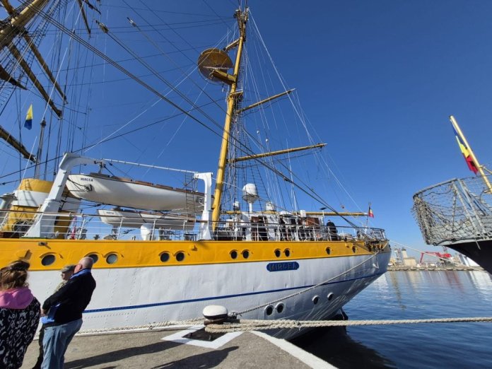 Nava-școală Mircea a demarat un marș internațional de cinci luni, având opriri în 15 porturi. Nava-școală Mircea a demarat un marș internațional de cinci luni, având opriri în 15 porturi.