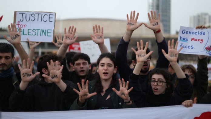 Proteste în Tel Aviv împotriva conflictului cu Iranul: „Nu atacați, discutați!”. Întâlniri violente cu... Proteste în Tel Aviv împotriva conflictului cu Iranul: „Nu atacați, discutați!”. Întâlniri violente cu...