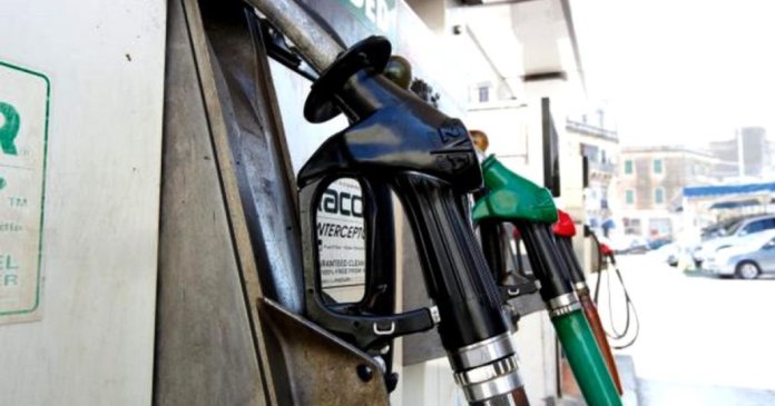 Soluție pentru scăderea costului motorinei: acciză redusă și ajustare zilnică unică a prețurilor la... Soluție pentru scăderea costului motorinei: acciză redusă și ajustare zilnică unică a prețurilor la...