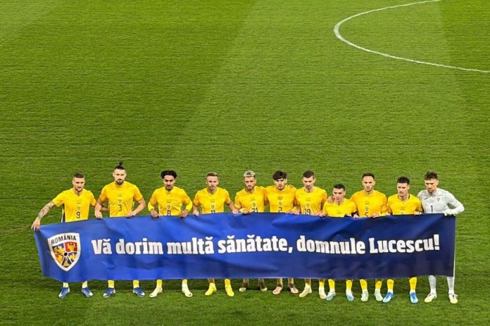 „Tricolorii” îi transmit un mesaj special lui Mircea Lucescu înainte de confruntarea cu Slovacia „Tricolorii” îi transmit un mesaj special lui Mircea Lucescu înainte de confruntarea cu Slovacia