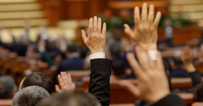 Voturile AUR nu sunt suficiente. PSD ar trebui să activeze parlamentarii de la S.O.S și POT pentru a destitui... Voturile AUR nu sunt suficiente. PSD ar trebui să activeze parlamentarii de la S.O.S și POT pentru a destitui...