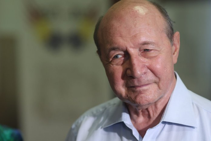 Cum s-ar comporta Traian Băsescu dacă ar fi în postura lui Nicușor Dan și anticiparea sa: „Vă ofer în scris” Cum s-ar comporta Traian Băsescu dacă ar fi în postura lui Nicușor Dan și anticiparea sa: „Vă ofer în scris”