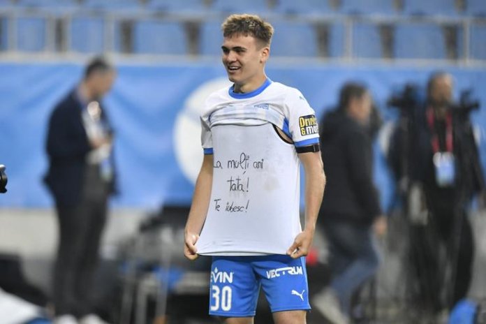 David Matei, interviu cu părinții: „Îi iubesc, sunt tot ce am!” + „Aș dori ca domnul Hagi să-mi pregătească o surpriză” David Matei, interviu cu părinții: „Îi iubesc, sunt tot ce am!” + „Aș dori ca domnul Hagi să-mi pregătească o surpriză”