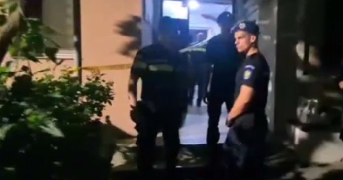 Triplă omucidere în Târgu Jiu: Bunica și cei doi nepoți găsiți decedați în locuință... Triplă omucidere în Târgu Jiu: Bunica și cei doi nepoți găsiți decedați în locuință...