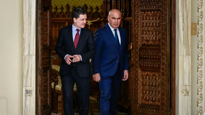 Decizia eronată a lui Nicușor Dan: „Abandonând amenințarea cu anticipate, a devenit expus în fața partidelor” Decizia eronată a lui Nicușor Dan: „Abandonând amenințarea cu anticipate, a devenit expus în fața partidelor”