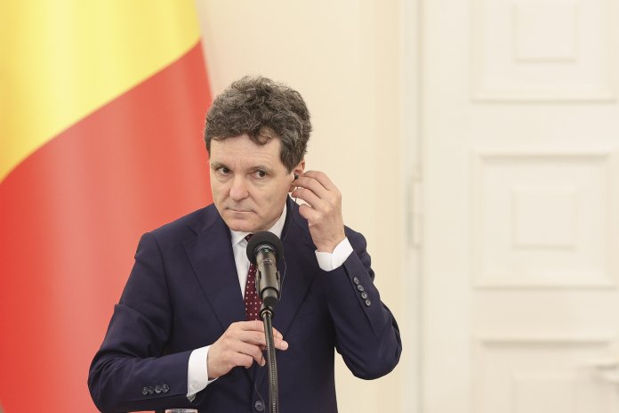 Reacția secretarului de stat pentru Apărare la ancheta penală privind generalul Vlad: „O circumstanță nefericită; vom examina împreună cu președintele” Reacția secretarului de stat pentru Apărare la ancheta penală privind generalul Vlad: „O circumstanță nefericită; vom examina împreună cu președintele”