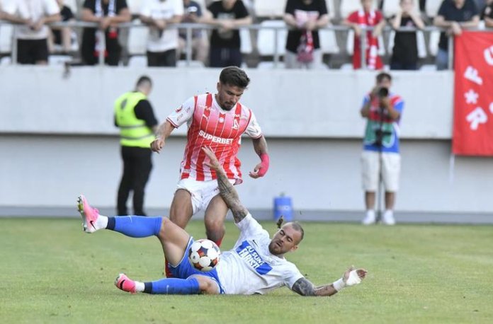 Dinamo - Farul 1-3, într-un meci de pregătire pe „Arcul de Triumf” Dinamo - Farul 1-3, într-un meci de pregătire pe „Arcul de Triumf”