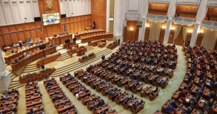 Grindeanu cere tuturor formațiunilor parlamentare să se unească „comitetului de criză”: „Să funcționeze până... Grindeanu cere tuturor formațiunilor parlamentare să se unească „comitetului de criză”: „Să funcționeze până...