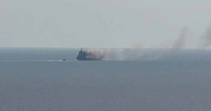 Incendiu pe o ambarcațiune cu GPL în Marea Neagră, la 40 de kilometri de Sulina. Trei membri ai echipajului au fost... Incendiu pe o ambarcațiune cu GPL în Marea Neagră, la 40 de kilometri de Sulina. Trei membri ai echipajului au fost...