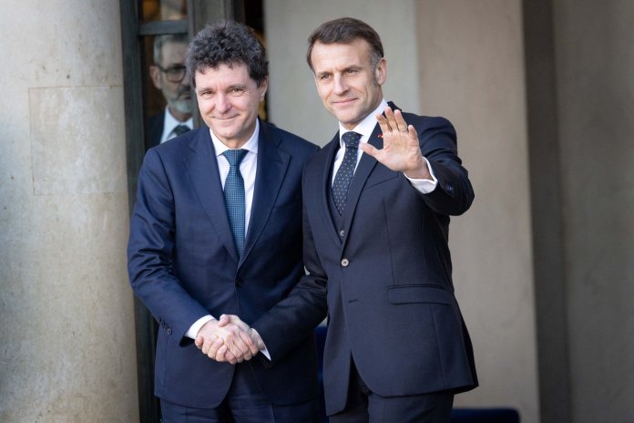 Mizele întâlnirii de la Paris la care Nicușor Dan este prezent în această după-amiază Mizele întâlnirii de la Paris la care Nicușor Dan este prezent în această după-amiază