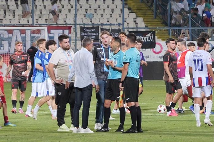 Nuno Campos a mers direct la arbitru după confruntarea Oțelul - Dinamo Nuno Campos a mers direct la arbitru după confruntarea Oțelul - Dinamo