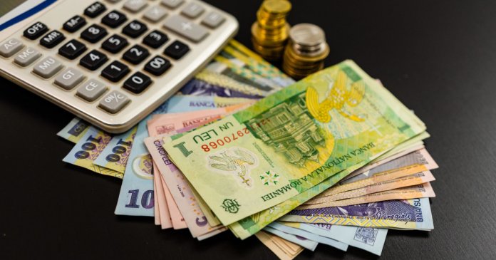 România se află pe primul loc în UE în ceea ce privește impozitarea muncii: statul reține mai mult de 40% din venitul salarial. Cum se compară... România se află pe primul loc în UE în ceea ce privește impozitarea muncii: statul reține mai mult de 40% din venitul salarial. Cum se compară...