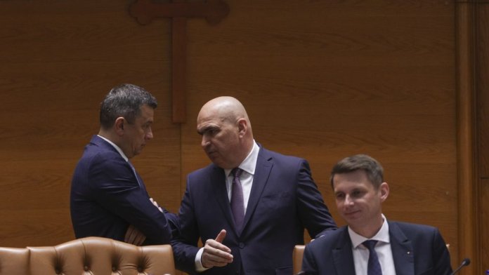 Sorin Grindeanu a afirmat că este de acord cu "rotativa" PNL-Siegfried Mureșan, cu condiția ca aceasta să înceapă cu PSD. Sorin Grindeanu a afirmat că este de acord cu "rotativa" PNL-Siegfried Mureșan, cu condiția ca aceasta să înceapă cu PSD.
