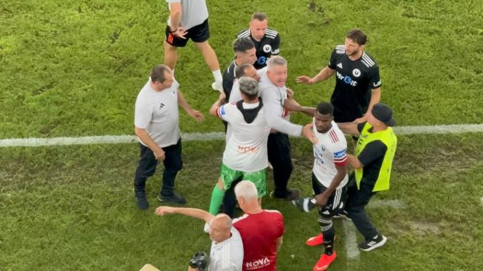 Cristiano Bergodi, un nou incident masiv în Superliga » A ieșit de sub control după partida cu Dinamo Cristiano Bergodi, un nou incident masiv în Superliga » A ieșit de sub control după partida cu Dinamo