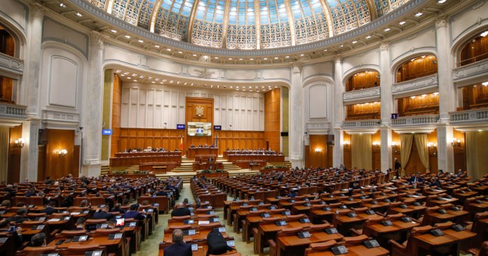 Legea integrității 2.0: Noul proiect a fost aprobat de Camera Deputaților, PSD și AUR s-au sprijinit reciproc. Legea integrității 2.0: Noul proiect a fost aprobat de Camera Deputaților, PSD și AUR s-au sprijinit reciproc.
